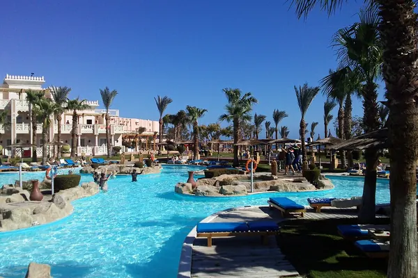 Pickalbatros Palace Resort Hurghada: Hotelpool (Foto: hh oldman, CC BY 3.0)
